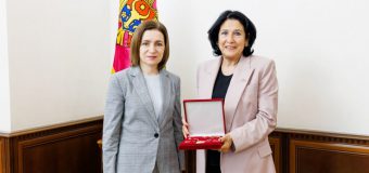 Maia Sandu i-a înmânat „Ordinul Republicii” fostei Președinte a Georgiei