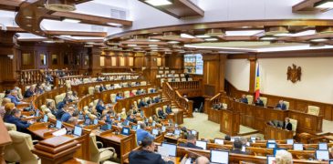 Soluții normative pentru cetățenii care nu și-au perfectat acte de identitate până la 18 ani, adoptate de Parlament