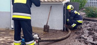 Intervențiile salvatorilor și pompierilor IGSU în urma ploilor înregistrate pe teritoriul țării