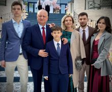 Igor Dodon: Felicitări tuturor cu ocazia Zilei Familiei! Aveți grijă de cei dragi și prețuiți fiecare clipă petrecută împreună!