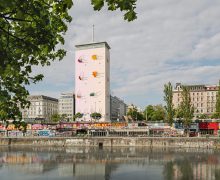 Opera artistului Pavel Brăila a fost expusă pe Ringturm din Viena în cadrul proiectului „Înfășurarea Ringturm”