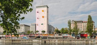 Opera artistului Pavel Brăila a fost expusă pe Ringturm din Viena în cadrul proiectului „Înfășurarea Ringturm”