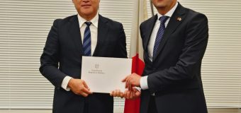 Ambasadorul Republicii Moldova în Japonia, Sergiu Mihov, a înmânat copiile scrisorilor de acreditare