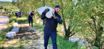 IGSU fortifică digurile de protecție în zonele cu risc de inundații