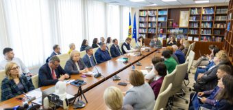 Combaterea fraudei academice, discutată în cadrul unei dezbateri publice organizate la Parlament