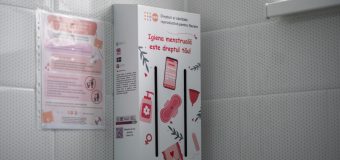 Programul „Școala EduLIFE” se extinde: absorbante gratuite pentru eleve în 204 școli din țară, procurate din bugetul de stat