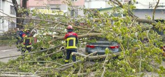 Intervențiile salvatorilor IGSU în urma ploilor și rafalelor de vânt înregistrate pe teritoriul țării