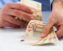 PA și CNA oferă noi detalii în dosarul mitei de 400 000 de dolari, în urma cărora patru persoane au fost reținute