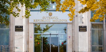 Guvernul: Profesorii sunt îndreptățiți să aștepte majorări salariale…