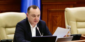 Vlad Bătrîncea: În ultimii cinci ani, unii funcționari au încasat milioane din bani publici. Iar pentru aceasta cineva trebuie să poarte răspundere politică