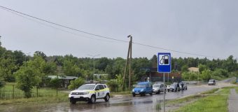 Drum blocat din cauza inundațiilor între localitățile Pepeni și Bălășești, raionul Sîngerei