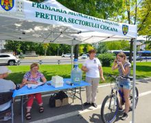 În sectoarele capitalei sunt amenajate corturi unde cetățenii se pot hidrata și solicita ajutor