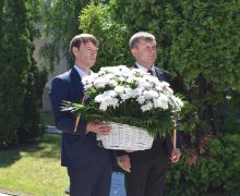 Viceprim-ministrul pentru reintegrare a adus un omagiu participanților la acțiunile de apărare a independenței și integrității teritoriale a Republicii Moldova