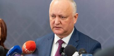 Igor Dodon își propune ca în timpul plimbării de dimineața în parc să comenteze anumite subiecte și să răspundă la întrebări