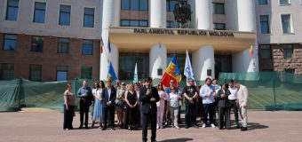 MAN a protestat la Parlament: Solicităm retragerea proiectului politicii fiscal-bugetare pentru 2027