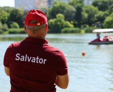 Un băiat a fost salvat de la înec de salvamarii din capitală