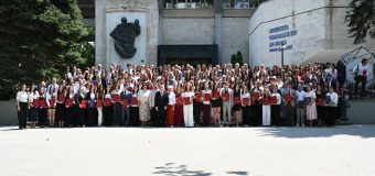 Absolvenții cu media 10 la bacalaureat au fost premiați cu Diplome de gradul I
