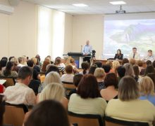 Primăria Chișinău consultă directorii de școli și angajații din educație privind impactul reformei RESTART asupra administrării instituțiilor