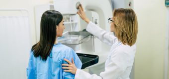 Peste 4 300 de femei au beneficiat în primele șase luni ale anului de servicii de depistare precoce a cancerului mamar