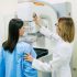 Peste 4 300 de femei au beneficiat în primele șase luni ale anului de servicii de depistare precoce a cancerului mamar