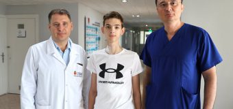 Un băiat de 15 ani a beneficiat de un transplant hepatic de la donator viu