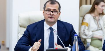 Premierul a analizat situația salariilor nesimțite și soluțiile Guvernului