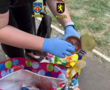 1 kg cocaină și 1 kg hașiș în conserve, printre colete livrate din Spania