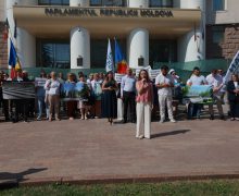 Protest al MAN la Parlament împotriva proiectului de reformă „Restart în educație”