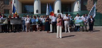 Protest al MAN la Parlament împotriva proiectului de reformă „Restart în educație”