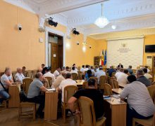 Primarul General Ceban, împreună cu administrația S.A. „Apă-Canal Chișinău”, au avut o ședință de lucru cu agenții economici care evacuează ape uzate în sistemul public de canalizare