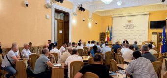 Primarul General Ceban, împreună cu administrația S.A. „Apă-Canal Chișinău”, au avut o ședință de lucru cu agenții economici care evacuează ape uzate în sistemul public de canalizare