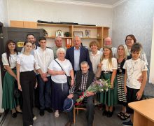 Igor Dodon l-a felicitat cu ocazia împlinirii vârstei de 100 de ani pe veteranul Marelui Război pentru Apărarea Patriei, Aleksandr Nikolaevici Cheptănaru