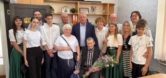 Igor Dodon l-a felicitat cu ocazia împlinirii vârstei de 100 de ani pe veteranul Marelui Război pentru Apărarea Patriei, Aleksandr Nikolaevici Cheptănaru