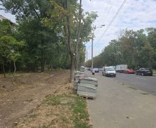 Noi locuri de parcare și un trotuar pe str. Ion Pelivan din Capitală