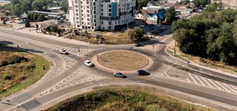 Sens giratoriu la pe drumul spre Bender și Tiraspol intersecție cu cel din Anenii Noi