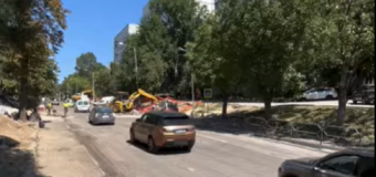 Lucrările de reabilitare a carosabilului de pe str. Florilor din Capitală aproape finalizate
