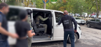 Concubini – arestați pentru exploatarea sexuală a femeilor în Chișinău, urmare a peste 10 percheziții desfășurate