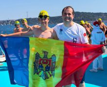 Vasile Tofan împreună cu fiul său au traversat în înot strâmtoarea Bosfor: A fost mai rapid decât mine!