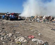 Pompierii din nordul țării intervin pentru lichidarea unui incendiu izbucnit la poligonul de deșeuri din Bălți