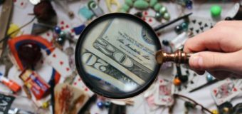 Doi funcționari din cadrul Inspectoratului de Stat pentru Supravegherea Produselor Nealimentare și Protecția Consumatorilor cercetați de PA și CNA într-un dosar de corupere pasivă și activă