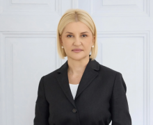 Provocare pentru membrii Guvernului de la Irina Vlah: Salariul lor să nu depăşească salariul mediu al cadrelor didactice