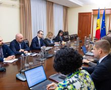 Perspectivele economice și prioritățile de politici fiscal-bugetare, discutate de Premierul Vasile Tofan și echipa FMI