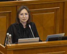 Votat în prima lectură: Persoanele cu dizabilități din copilărie vor putea cumula pensia de dizabilitate cu pensia de urmaș